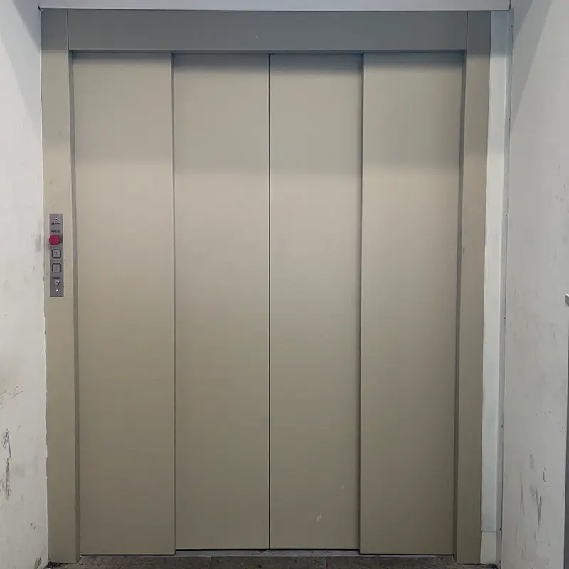 Elevador de Carga Com Porta 4 Folhas